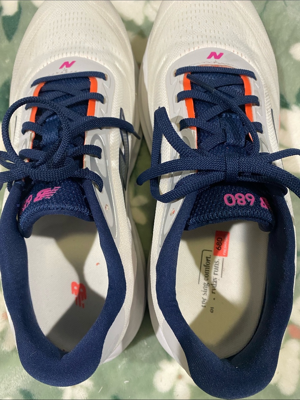 New Balance Women's 680 Fresh Foam White Navy Running Sneakers 8.5 - Picture 6 of 10